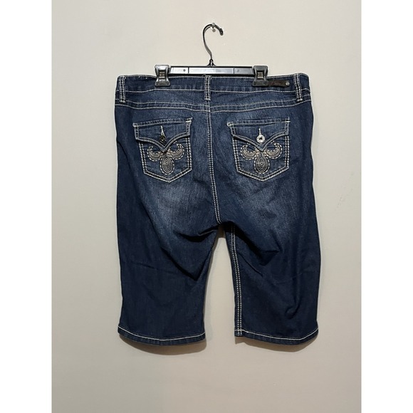 Royalty by YMI Denim Bermuda Jean Shorts Women's Size‎ 14 Embroidered Stretch - Picture 1 of 8